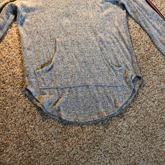 Gray long sleeve hoodie - Picture 2 of 4